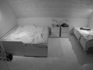 voyeurcam-julmodels-greybed-3 webcam model stream image
