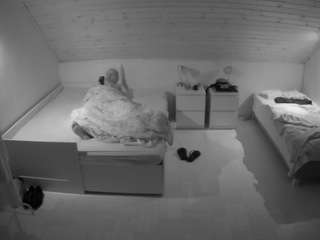 voyeurcam-julmodels-greybed-3 webcam model stream image