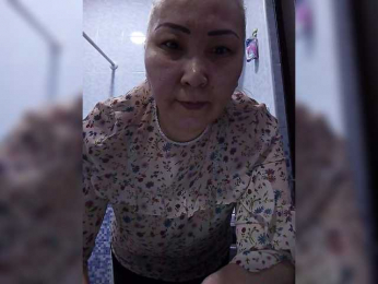 QWEENTIS webcam model stream image