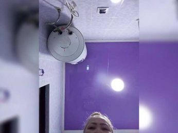 QWEENTIS webcam model stream image