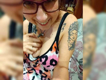 Laratetasydani webcam model stream image