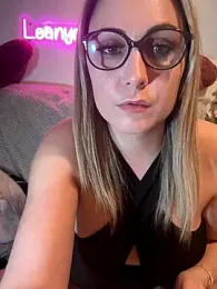 Leanymphoo webcam model stream image