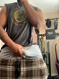 KeYBuMp323 webcam model stream image