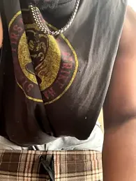 KeYBuMp323 webcam model stream image