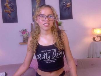 liia-valmont webcam model stream image