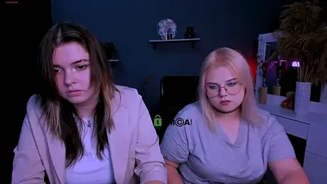kira_melt webcam model stream image