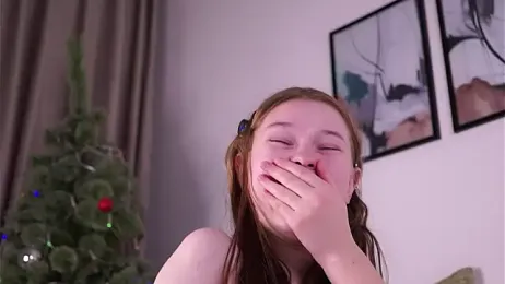 LynHillaire webcam stripchat model stream image