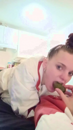 Lilbbyfreak webcam model stream image