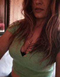 Hilldy_32 webcam model stream image