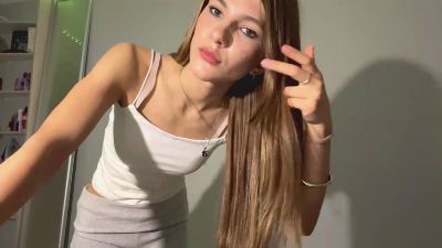 YongKnill webcam model stream image