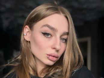 EvaVotta webcam model stream image