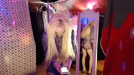 halovalentine webcam model stream image