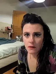 Sosso19squirt webcam model stream image