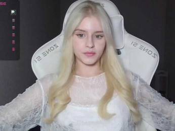Helga_Pataki webcam model stream image