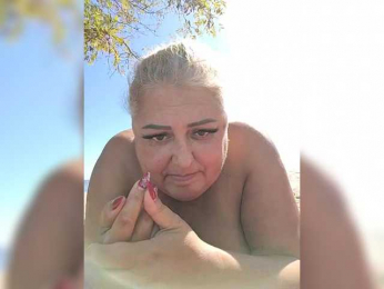 BigMilf webcam bongacams model stream image