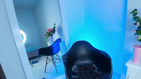 GingerMoon_ webcam model stream image