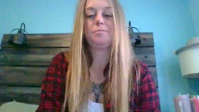 WifeyUnlocked webcam model stream image