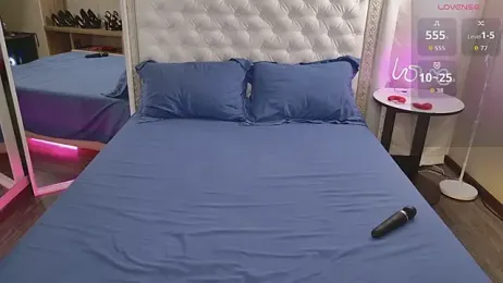 Alice_on_fire webcam stripchat model stream image