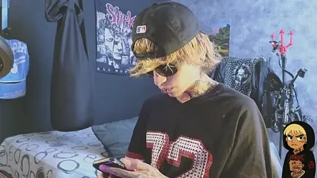 AcidMilo webcam model stream image