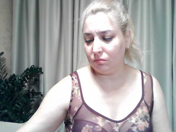 KickaIricka webcam bongacams model stream image