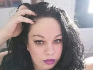 Maya Bellee webcam model stream image