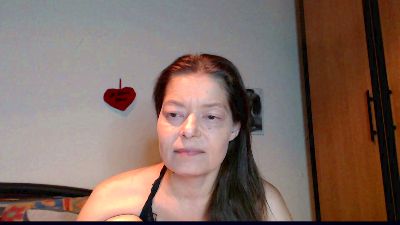 Hornychiara webcam model stream image