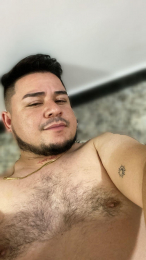 Oso_gael_ webcam model stream image