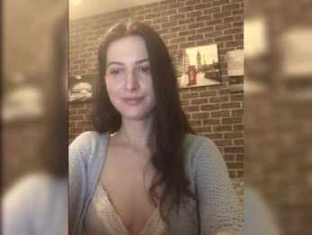 Hot-lina webcam model stream image
