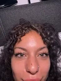 AlyssaHottv_ webcam model stream image