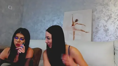 Sierra_Halle webcam model stream image