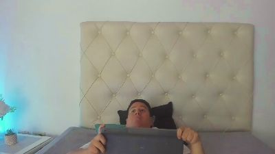 oliver_price1 webcam cam4 model stream image