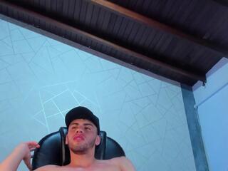 Milo Thompson webcam model stream image