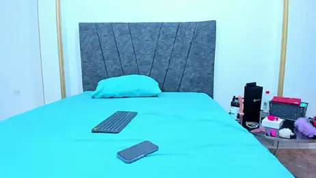 bella-black webcam model stream image