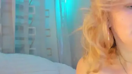 CoraSwon webcam model stream image
