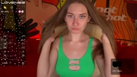 IceBeauty webcam model stream image
