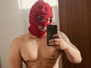 Appolo Cavill webcam model stream image