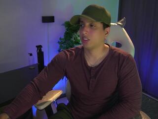 Appolo Cavill webcam model stream image