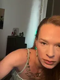 vinique99 webcam stripchat model stream image