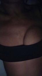 LaralallA webcam cam4 model stream image