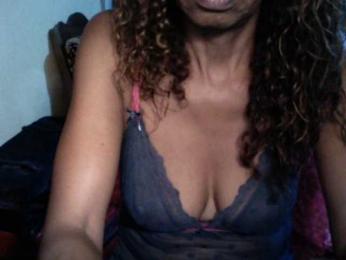 Famelapine webcam model stream image