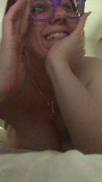 Moncheri8 webcam model stream image