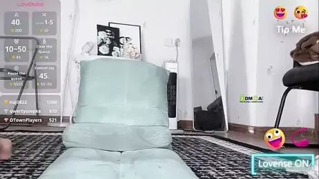 momo-5952 webcam model stream image