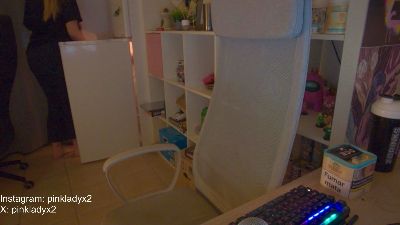 pinkladyx2 webcam model stream image
