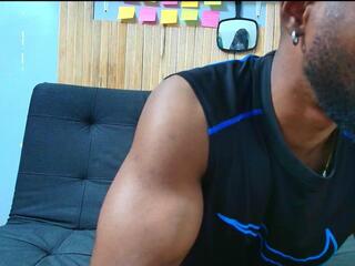Malcom Pierce webcam model stream image
