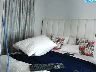 bustygoddess32 webcam model stream image