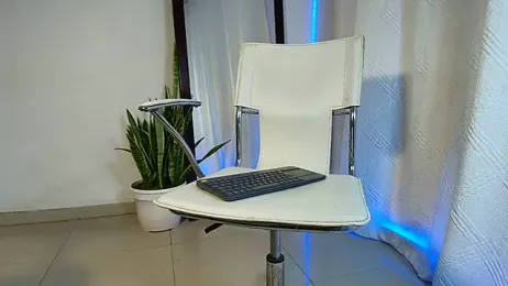 IsaXander743 webcam model stream image