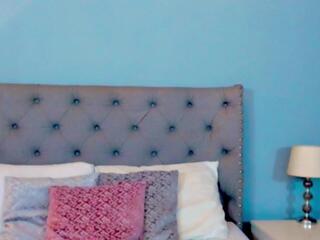 Linda Swan webcam model stream image
