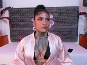 Lilbye066evil webcam model stream image