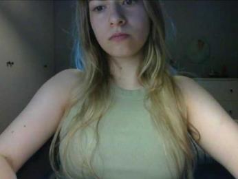 RosieJune webcam bongacams model stream image
