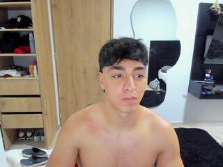 Jhonald Evans webcam model stream image